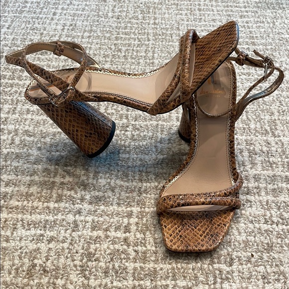 New SAM EDELMAN Snakeskin Strappy Block Heel Sandals Sz 8 - Picture 1 of 7